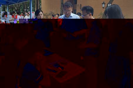 學院領導和老師指導工作的開展